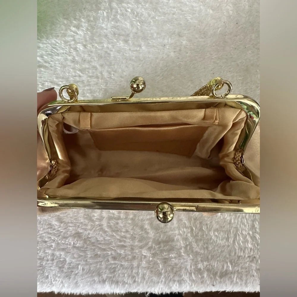 1960’s Vintage Gold Evening Kiss Lock Bag